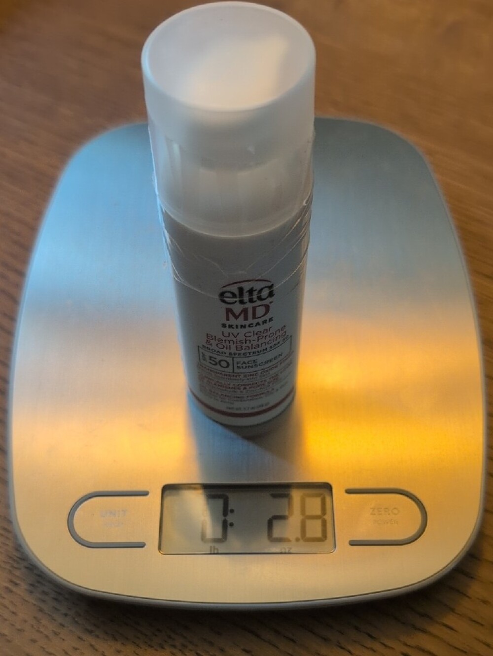 EltaMD UV Clear Blemish-Prone & Oil Balancing SPF 50 - Picture 2 of 3